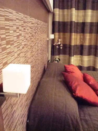 Interno 5 Oda ve Kahvaltı 4*