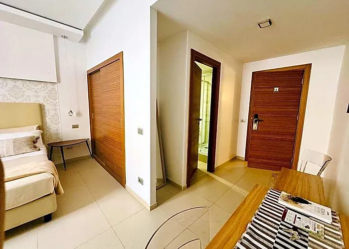 Interno 5 4* Roma